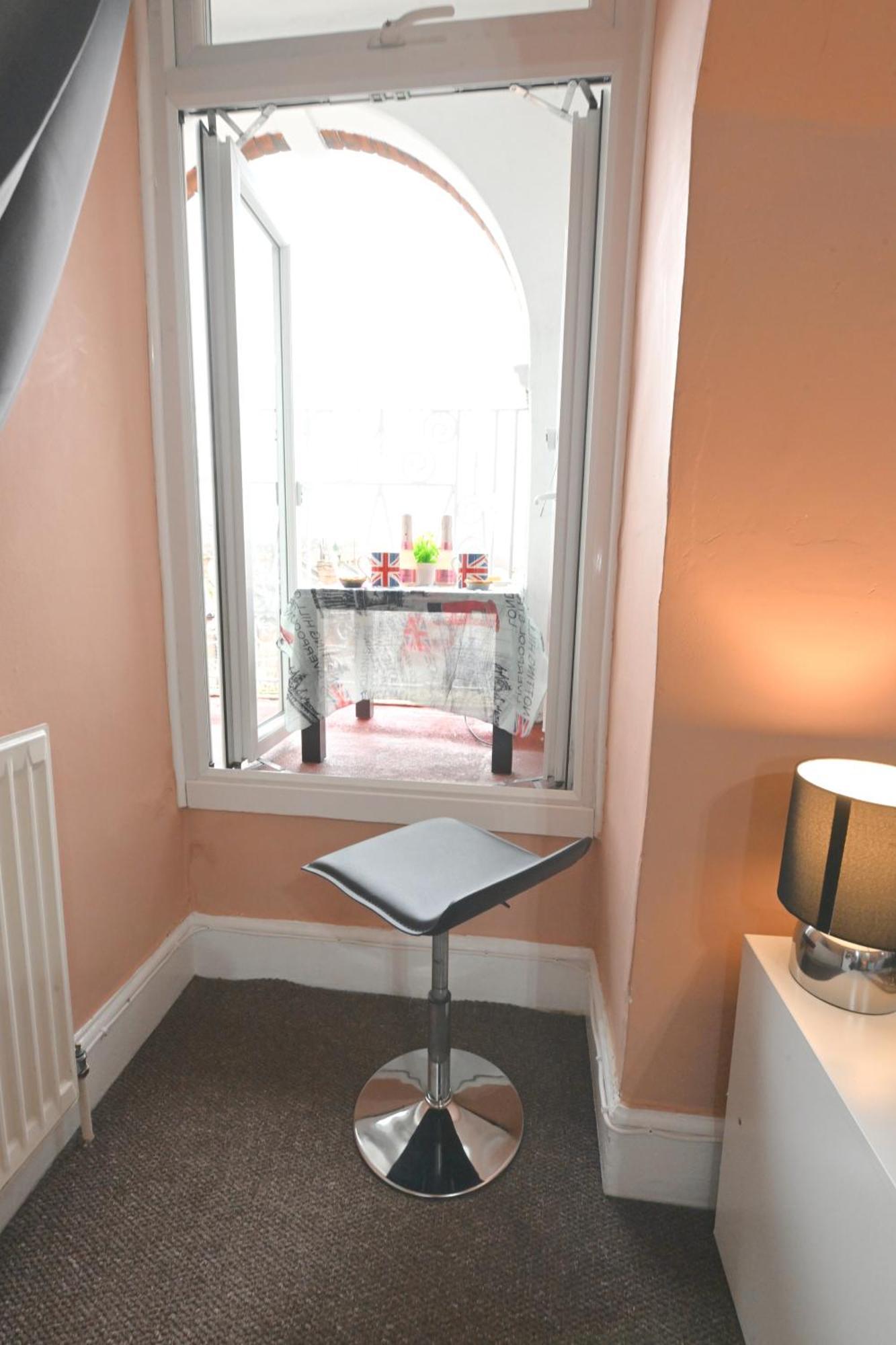 Stunning 3 Bedroom Serviced Flat In North Лондон Екстер'єр фото